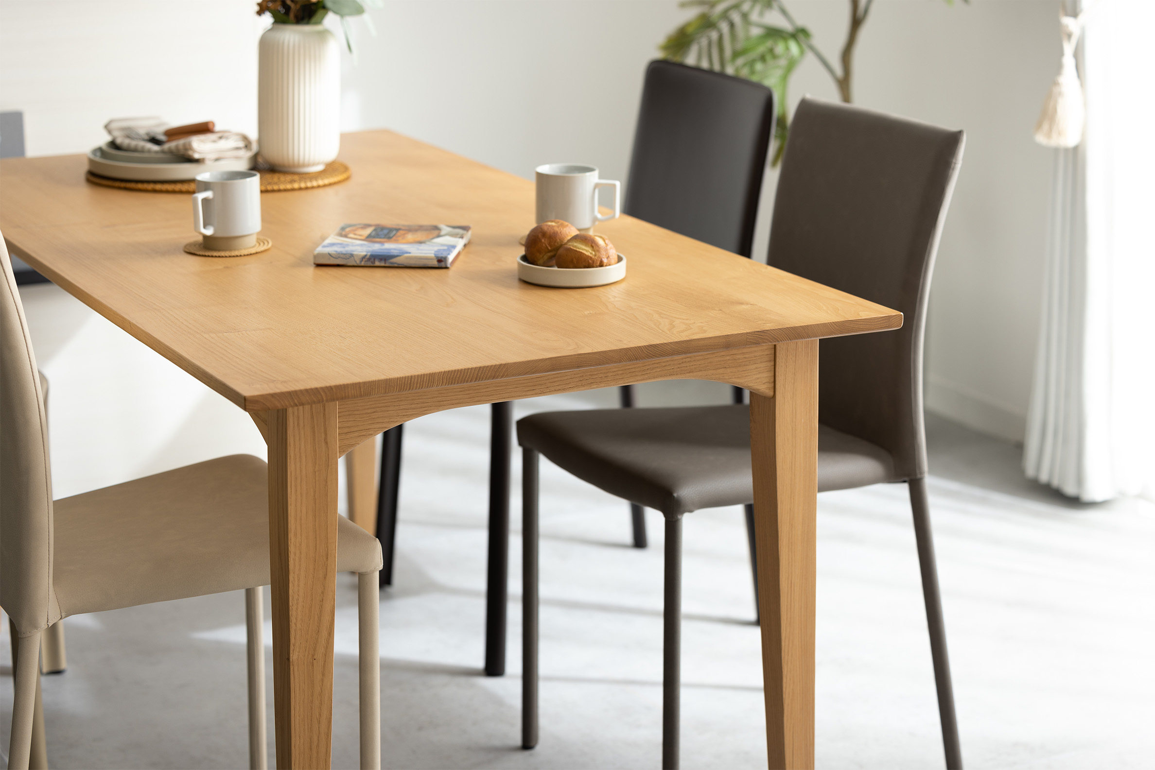 無垢天然木/北欧モダン/ダイニングテーブル130cm/ナチュラル