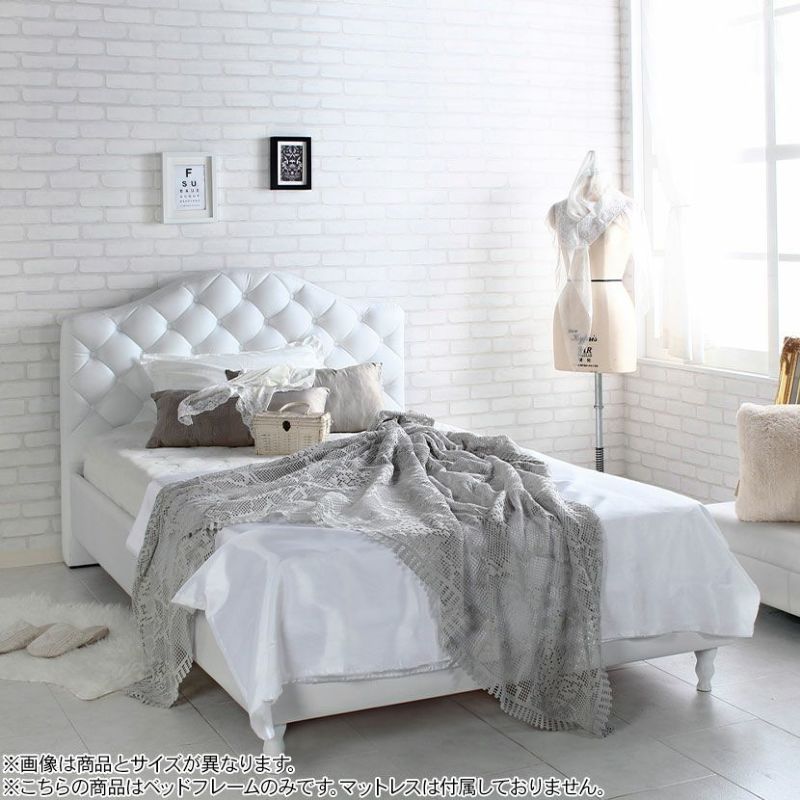 白いベッド4