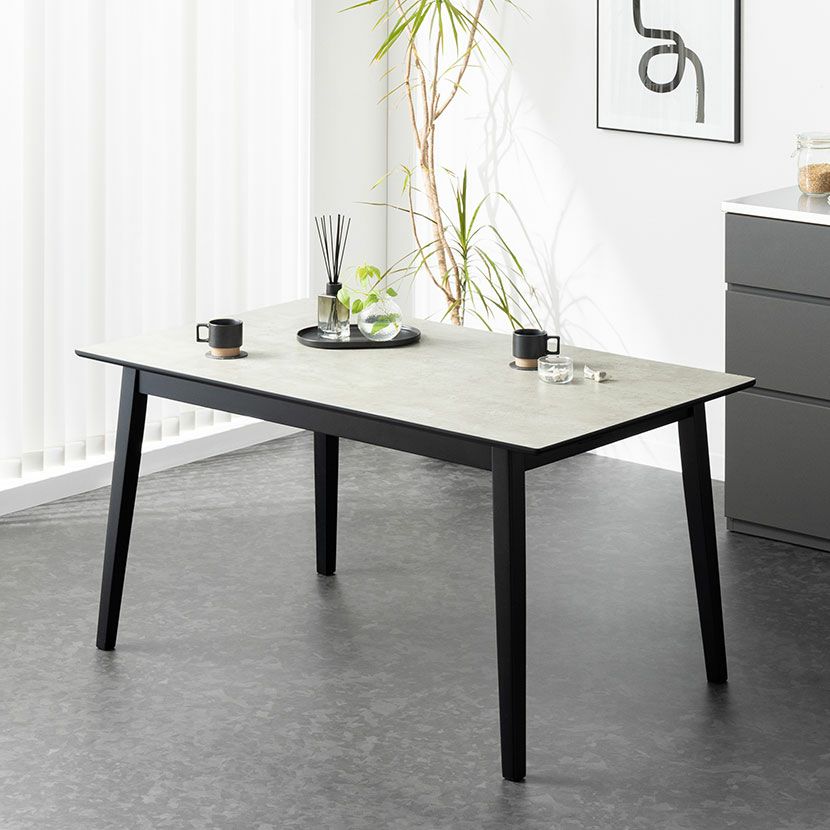 幅140cm コンセント付き ダイニングテーブル FLGA 4本脚 モルタル調 石目調 メラミン 長方形 耐熱 シンプル モダン テーブル 4人 食卓テーブル おしゃれ グレー｜¥32,637の動画