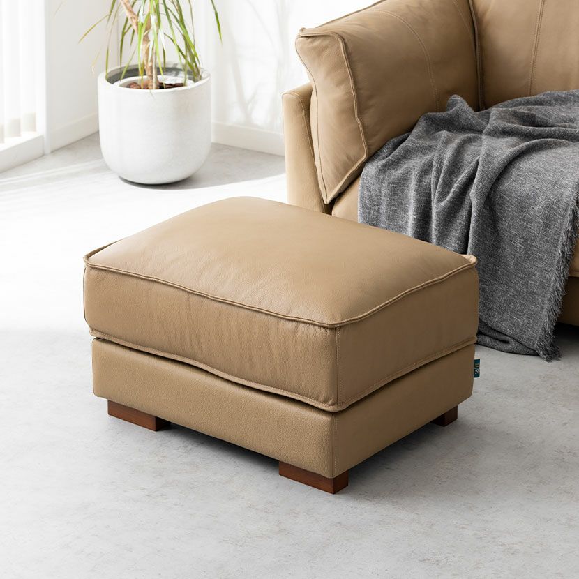 幅70cm スツール エーゼ レザー オットマン 本革 フットスツール おしゃれ リビング 足置き フェザー コンパクト 天然木脚 北欧 モダン ブラック ベージュ｜¥27,091の動画